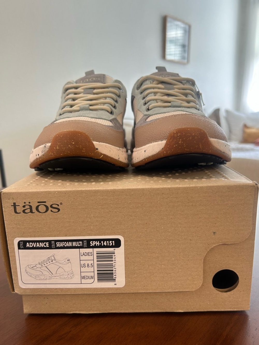 NWT Taos Footwear Women's Advance Sneakers - Seafoam Multi